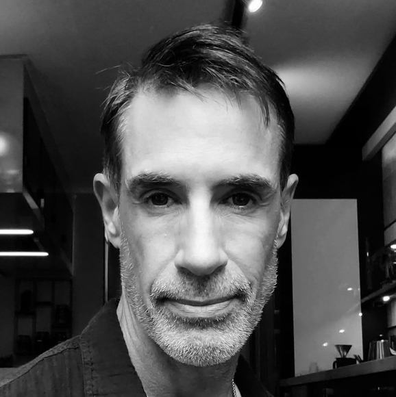 Meet your Posher, Simon - Picture 1 of 1